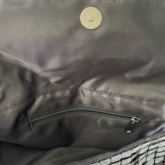 Beautiful Evening Hand Bag - like new! - Picture 3 of 9